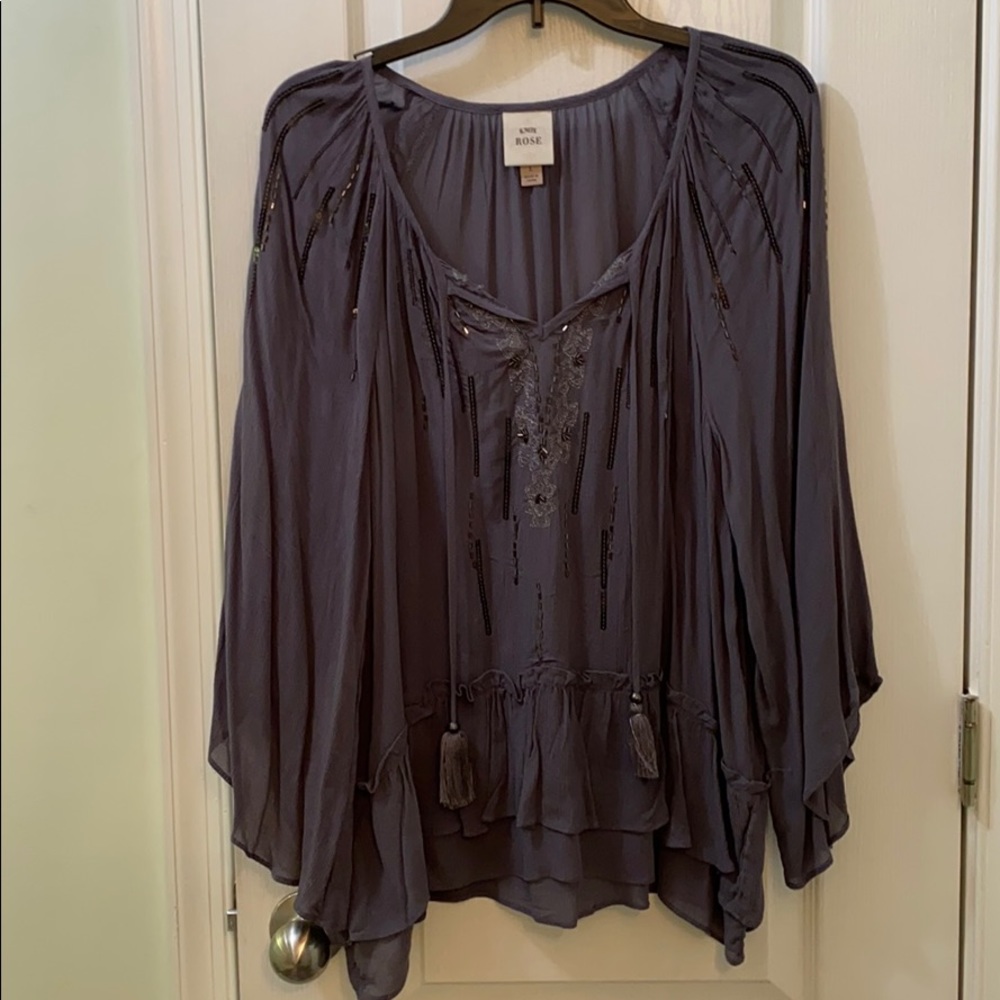 Gorgeous ladies blouse with beautiful detail